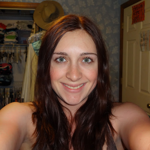 Abigail Cox Photo 14
