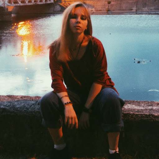 Maria Comanescu Photo 11