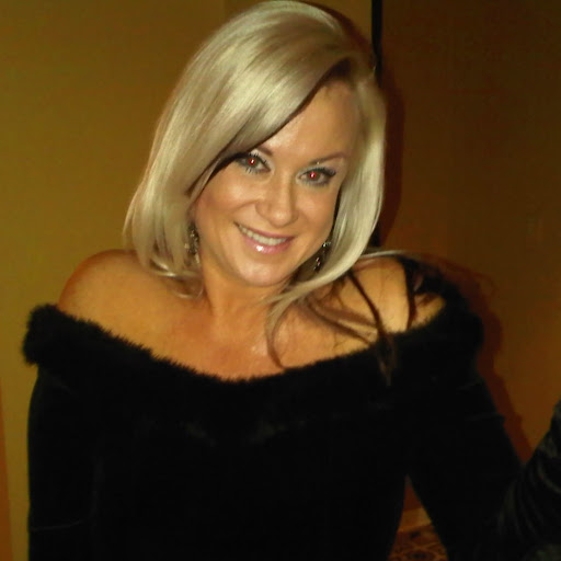 Robyn Mercer Photo 31