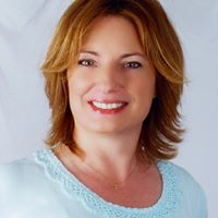 Laura French Photo 27