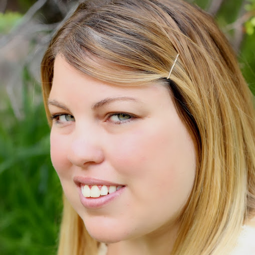 Nicole Moyer Photo 9