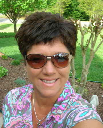 Lisa Hughes Photo 41