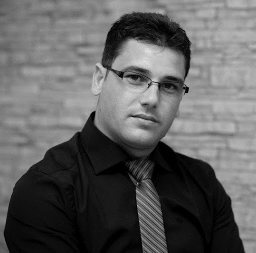 Adrian Simon Photo 13