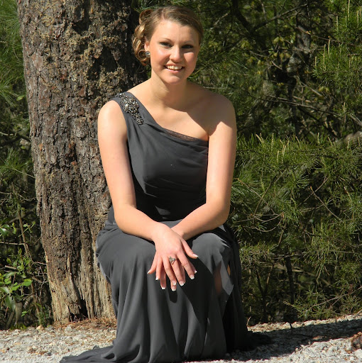 Elizabeth Morrow Photo 38
