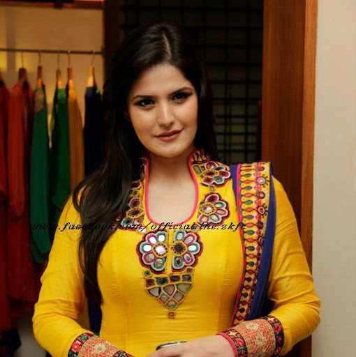 Sadia Khan Photo 24