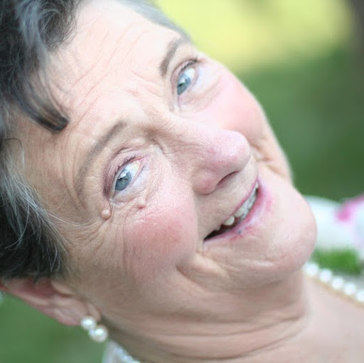Dorothy Kelly Photo 23