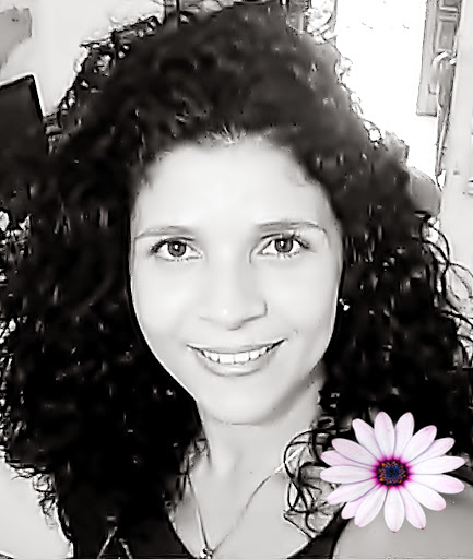 Simone Barreto Photo 3