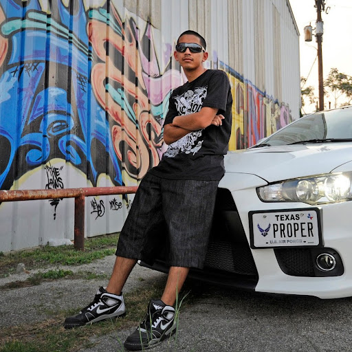Gilbert Garcia Photo 35