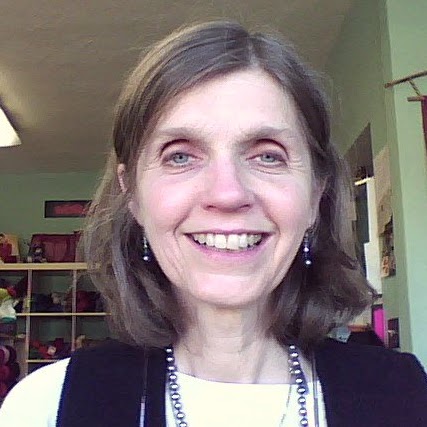 Lynn Davis Photo 12
