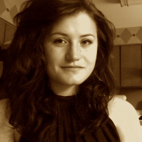 Laura French Photo 20