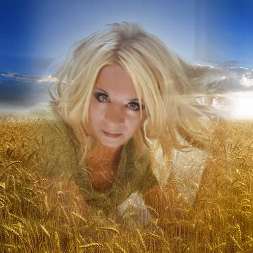 Sheena Hall Photo 21