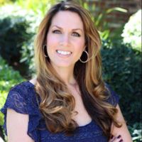 Elizabeth Jensen Photo 39