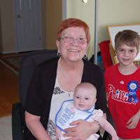 Elizabeth Lyons Photo 26
