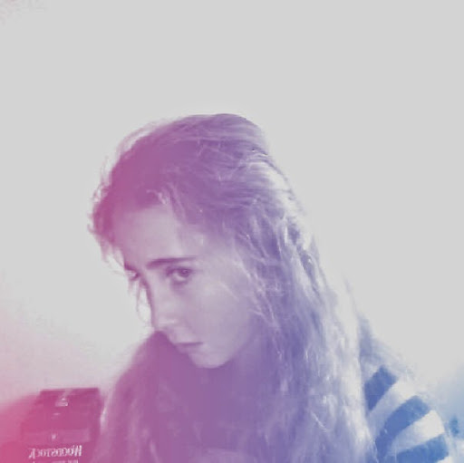 Olivia Harvey Photo 17