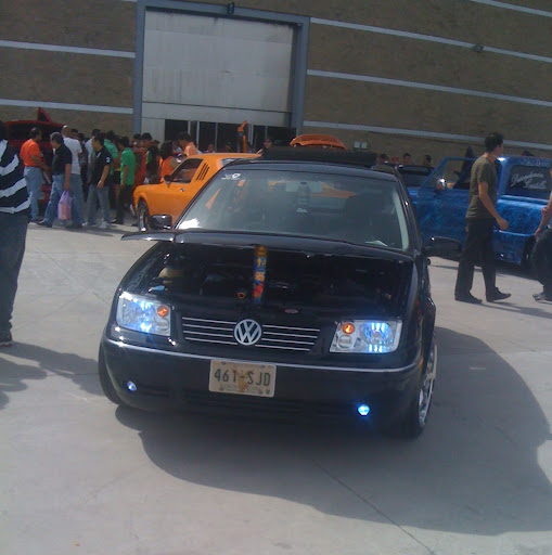 Erick Andrade Photo 37