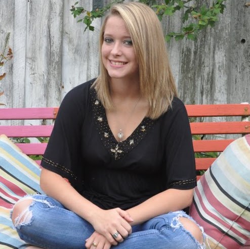 Elizabeth Epstein Photo 32