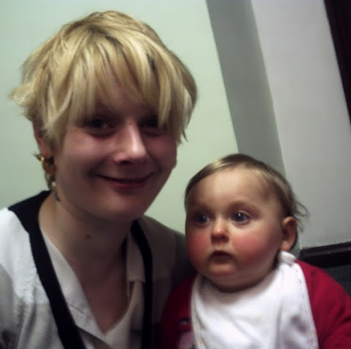 Laura Clowes Photo 6