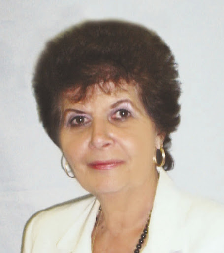 Betty Collins Photo 22