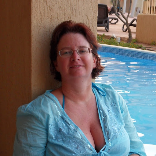 Tracey West Photo 26