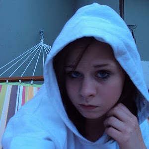 Caroline Green Photo 16