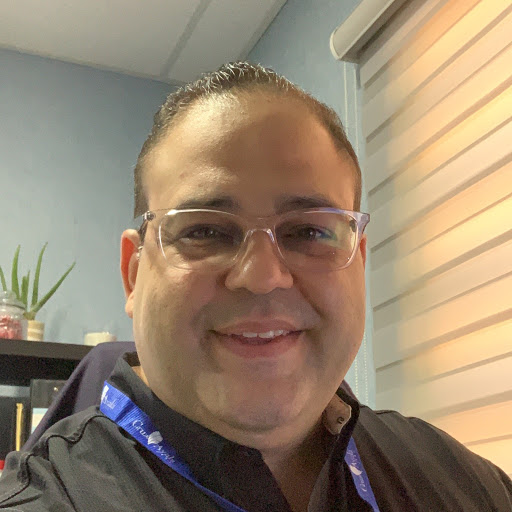 Alexander Gonzalez Photo 18