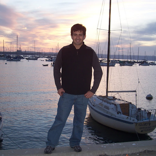 Carlos Salazar Photo 28