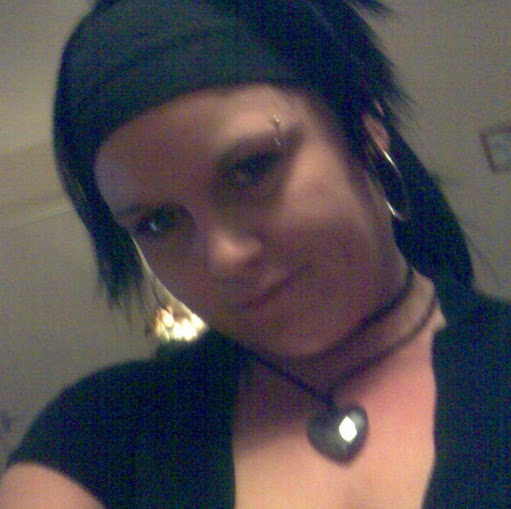 Lisa Chisholm Photo 37