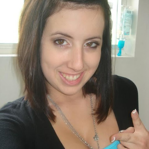 Kelly Strong Photo 23