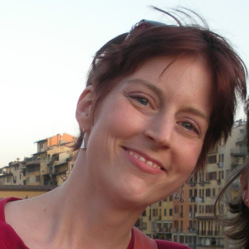 Elizabeth Nicholson Photo 27