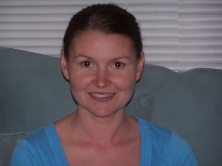 Julie Matthews Photo 15