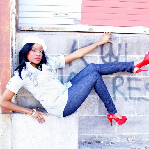 Candice Jones Photo 37