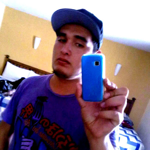 Christian Alvarez Photo 19