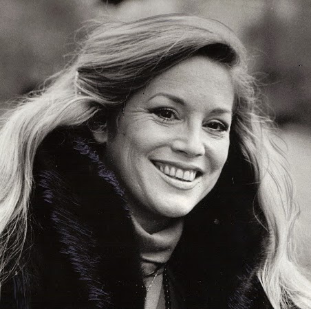 Lynn Carey Photo 41