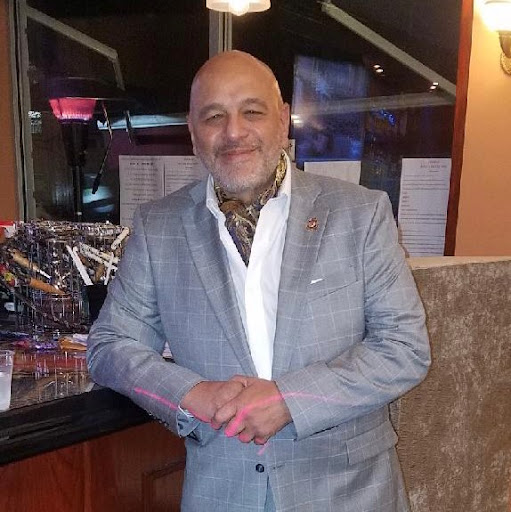 Charles Hernandez Photo 28