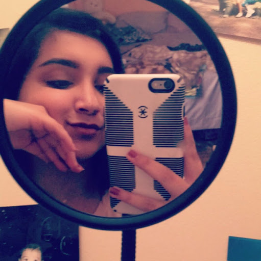 Emily Hernandez Photo 35