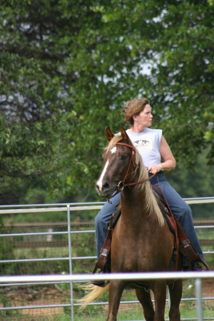 Linda Brooks Photo 29