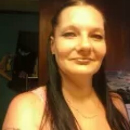 Heather Rowe Photo 16