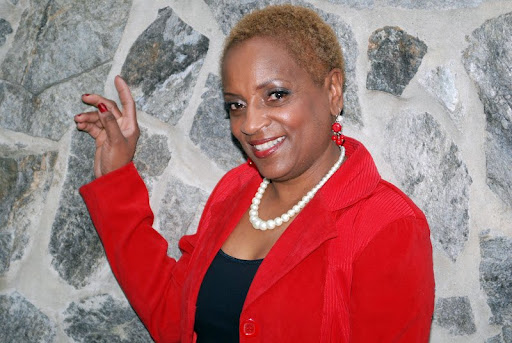 Diane Bailey Photo 17
