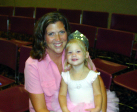 Kristin Adams Photo 28