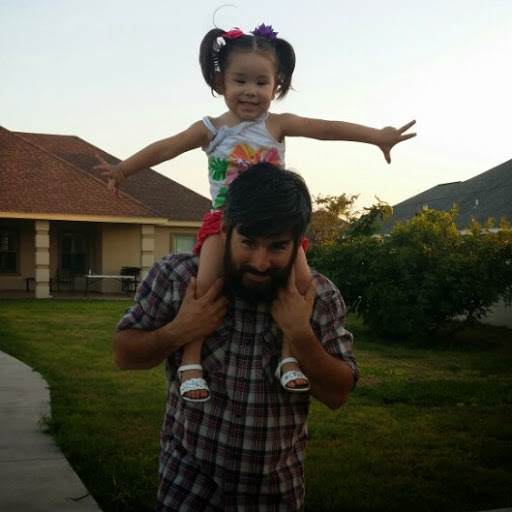 Isaac Flores Photo 11