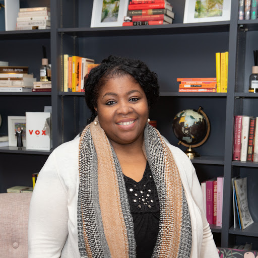 Andrea Barnes Photo 25