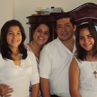 Jacqueline Ubilla Photo 7