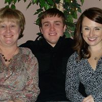 Kelly Schneider Photo 43