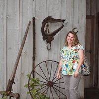Gina Hall Photo 18