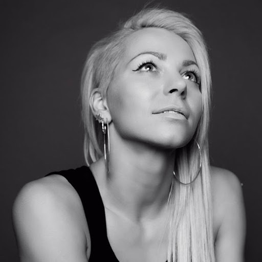 Sasha Sherman Photo 15