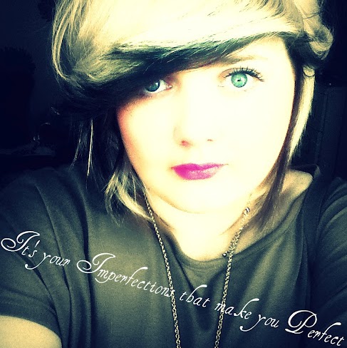 Sarah Hewes Photo 24