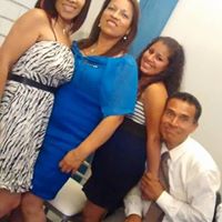 Elizabeth Arias Photo 24