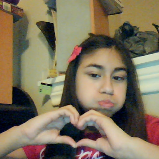 Emily Martinez Photo 24