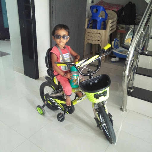 Manish Acharya Photo 14