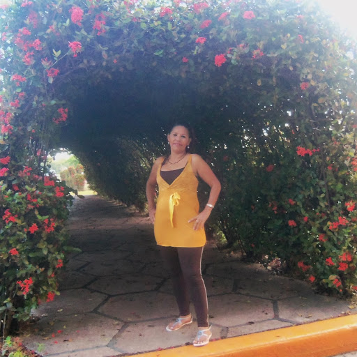 Leyda Hernandez Photo 24